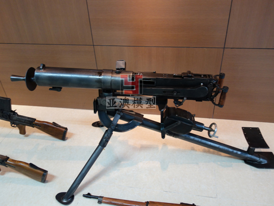 馬克沁、迫擊炮模型